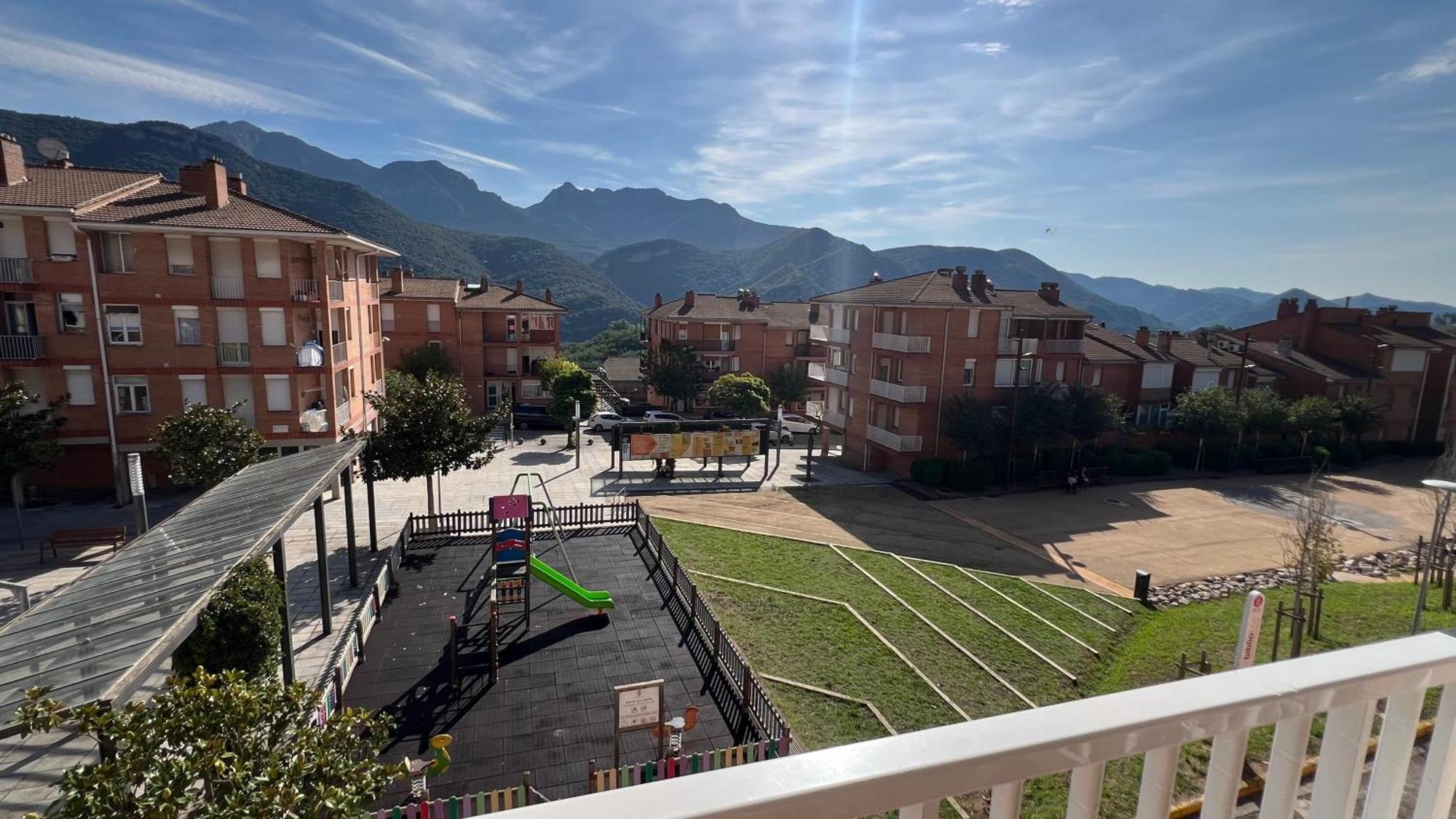 Apartament Reformat Al Bergueda 6P Sant Jordi de Cercs ภายนอก รูปภาพ