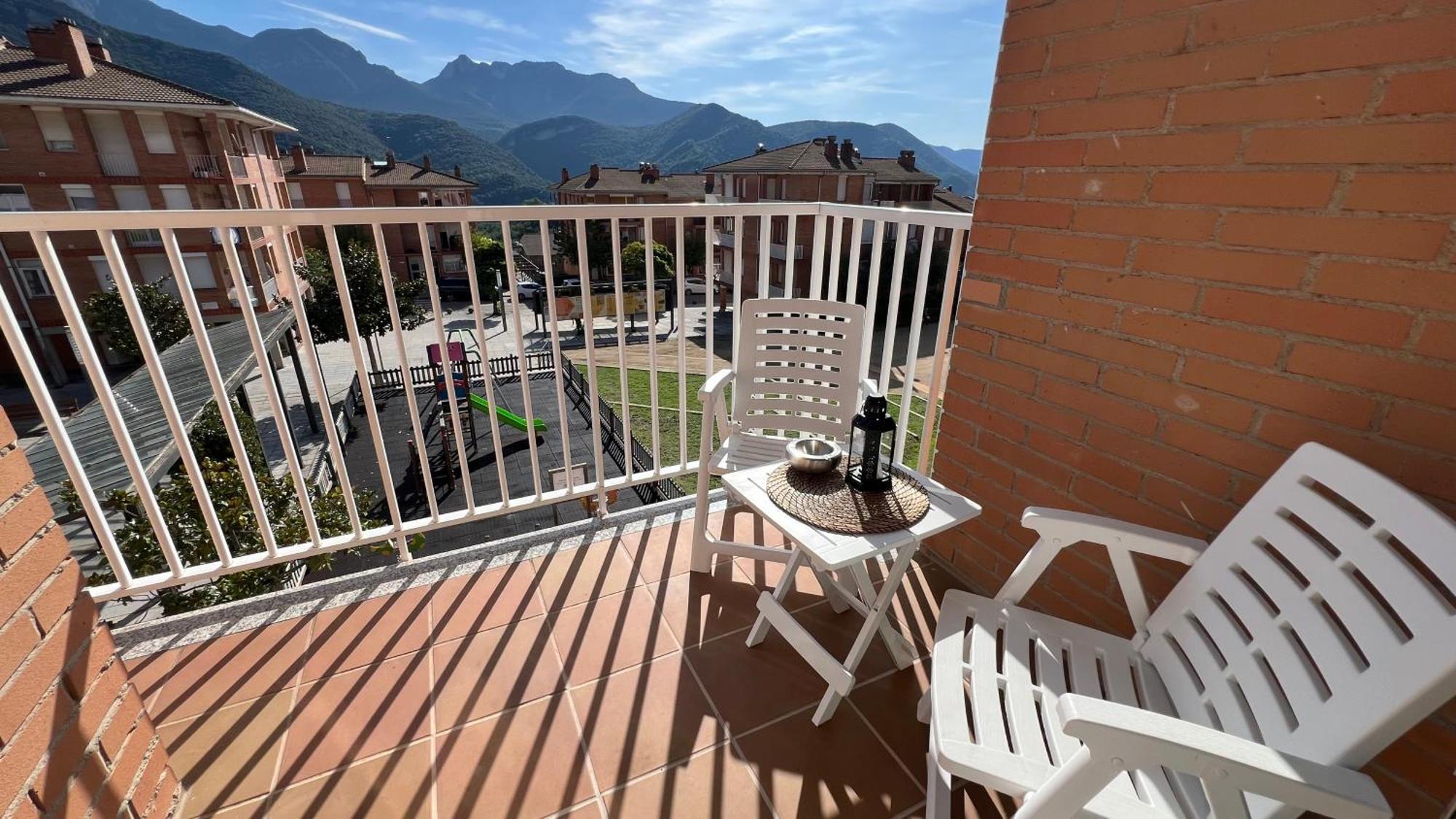 Apartament Reformat Al Bergueda 6P Sant Jordi de Cercs ภายนอก รูปภาพ