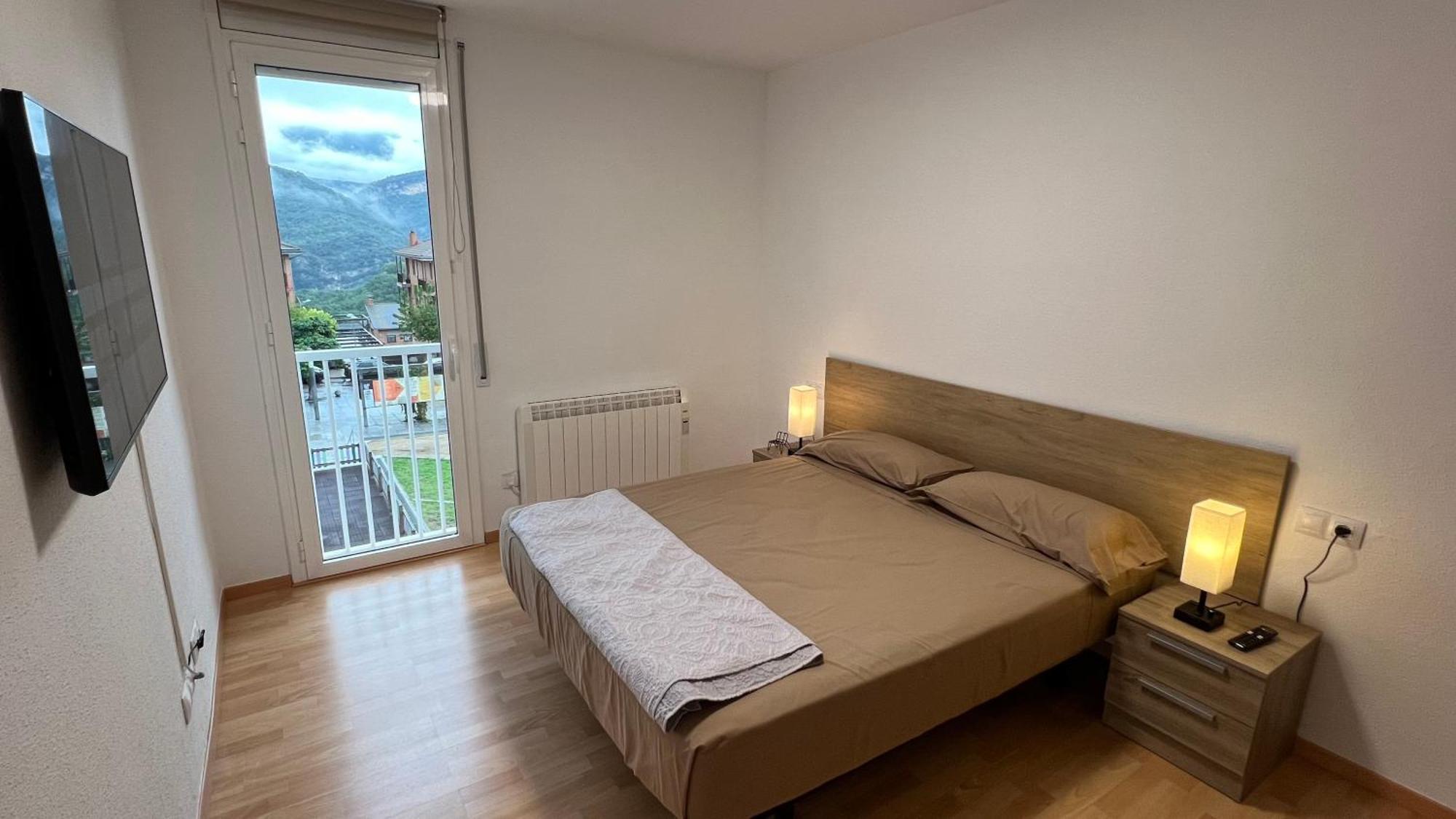 Apartament Reformat Al Bergueda 6P Sant Jordi de Cercs ภายนอก รูปภาพ